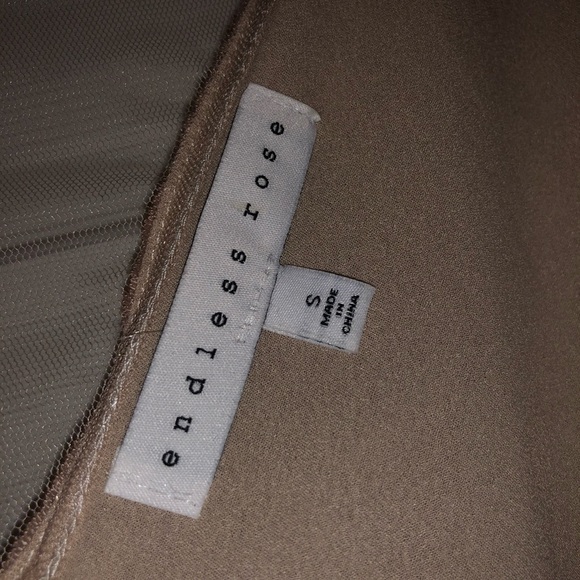 Bedded Evening Tank Blush and White - Picture 2 of 2